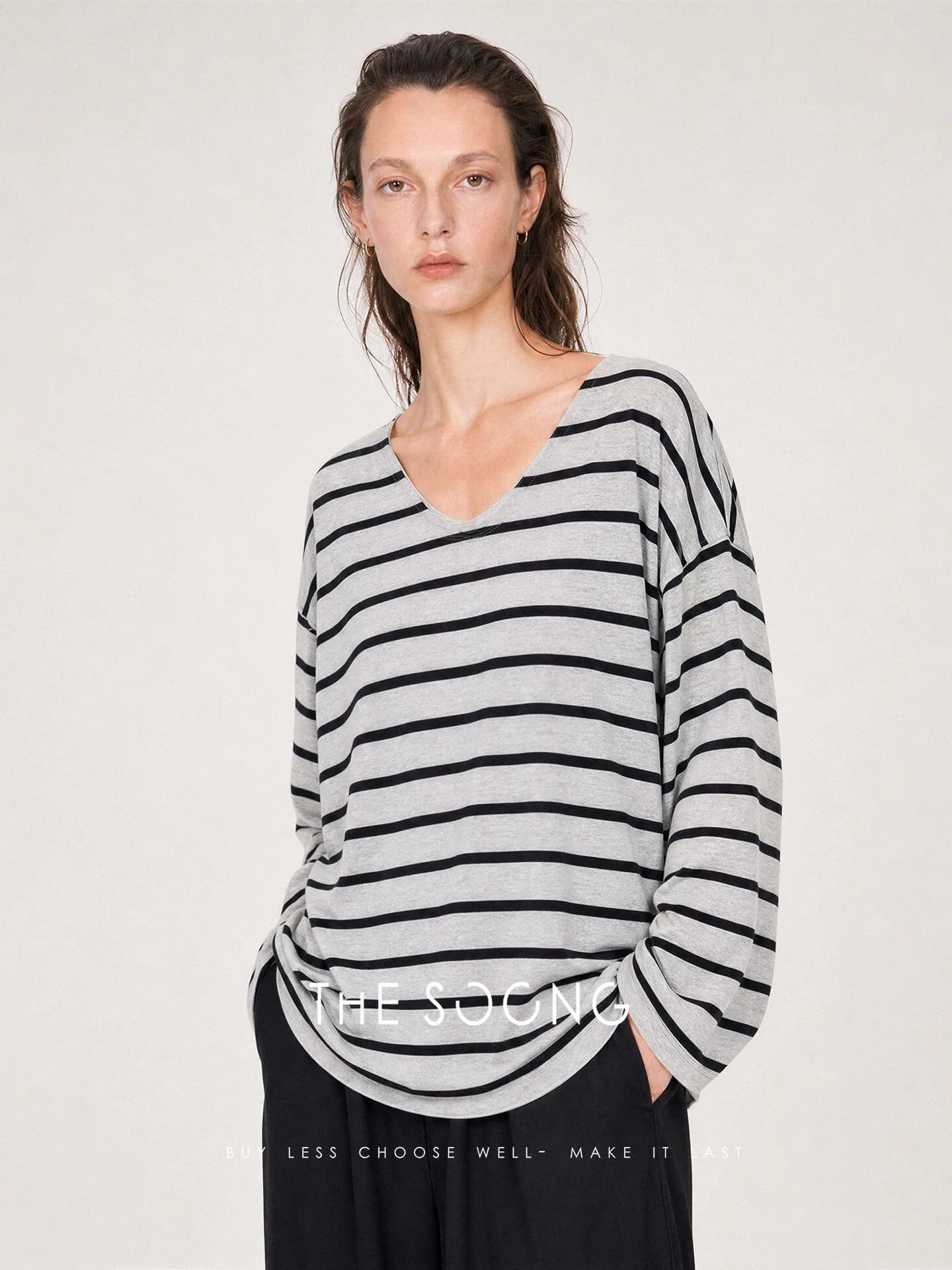 THESOONG French Relaxed Linen-Blend V-Neck Striped Airy Knit Top view 5