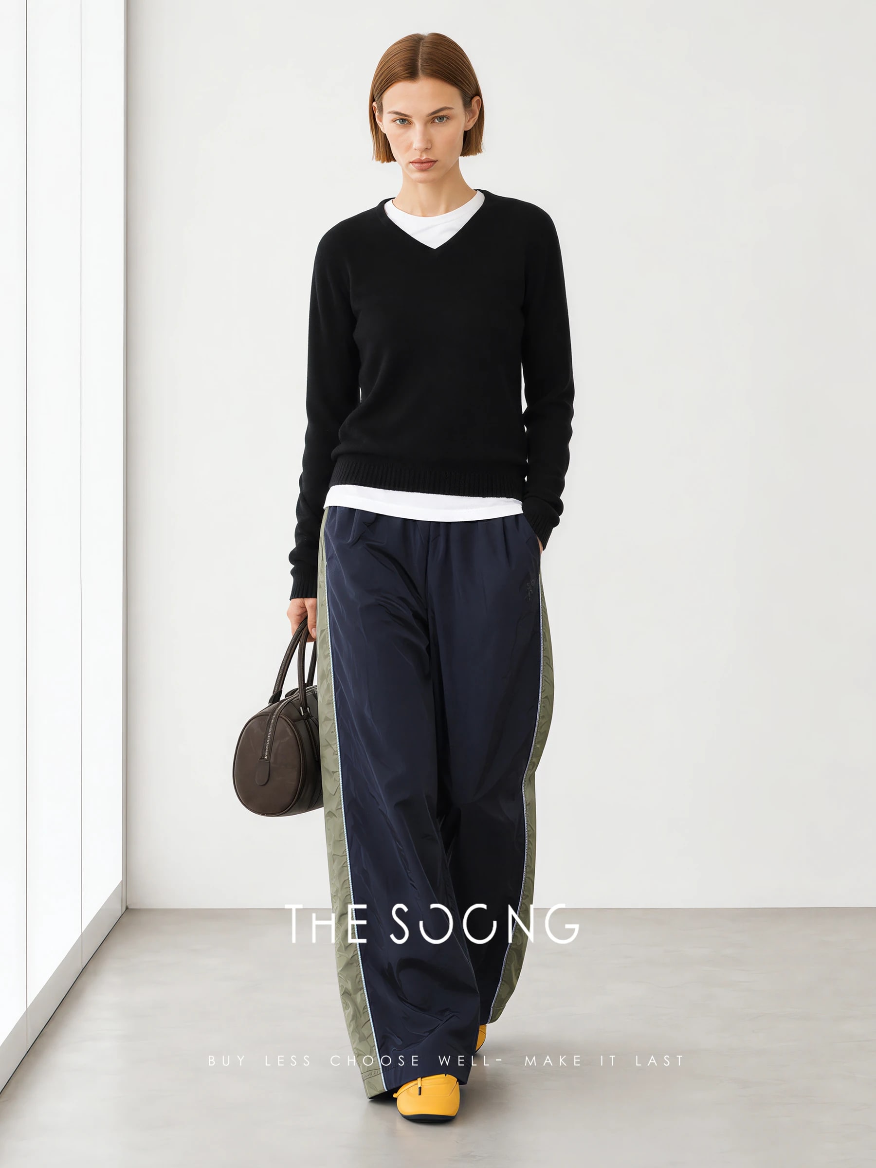 THESOONG “Retro Sport” 100% Nylon Water-Repellent Contrast Pants - 8806 view 5