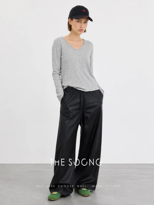 THESOONG “Snow Fleece” Soft Brushed Cotton V-Neck Long-Sleeve Top - 9047 view 8