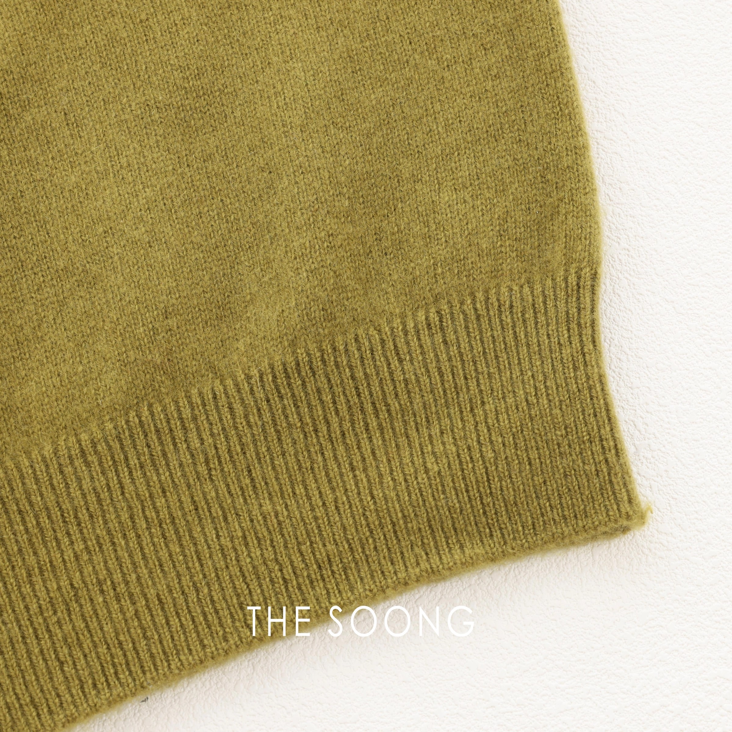 THESOONG “Timeless” Consinee 100% Cashmere Crewneck Sweater - 9259 view 9